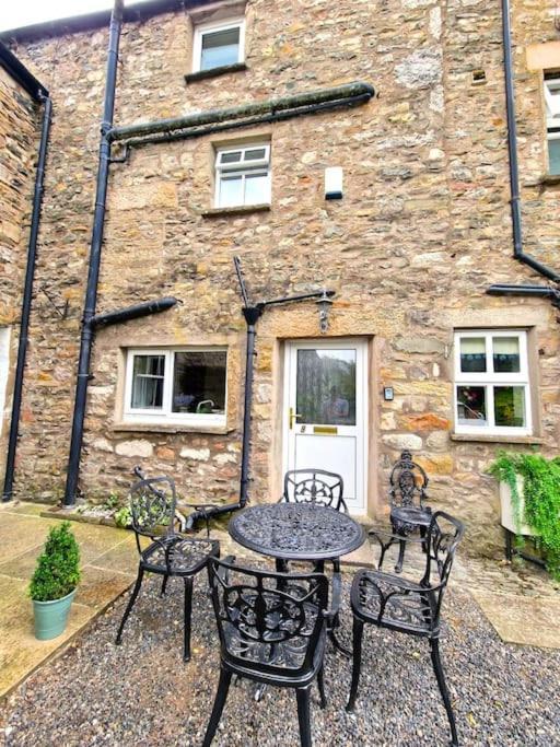 Holly Tree Cottage - Central Kirkby Lonsdale 3 Bedroom