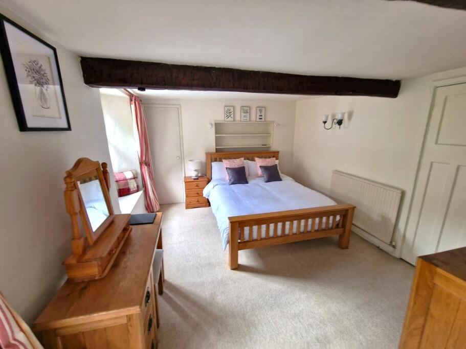 Holly Tree Cottage - Central Kirkby Lonsdale 3 Bedroom